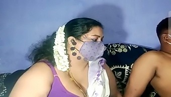 Le Conjoint Dodu Desi Fait Une Fellation En Raison De Son Désir Sexuel