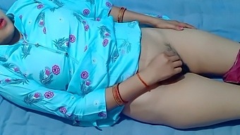 Painty Opplever Sin Første Gang I En Indisk Landsby Med En Sexy Bhabhi.