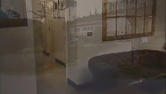 Подчиненная Занимается Сексуальной Активностью С Начальником - Привлекательная Женщина Соблазняет Менеджера.