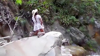 Khát Khao Được Đàn Ông Nhìn Thấy