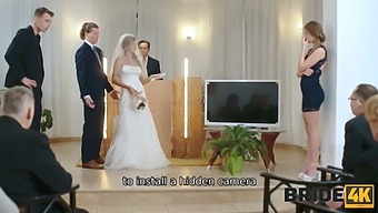 Düğün Misafirleri, Çarpıcı Gelinin Açık Videosunda Yüksek Çözünürlükte Şaşkına Dönüyorlar