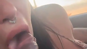 Ahli Keterampilan Oral Dan Memerah Susu Melissa Lisboa Saat Mengemudi Di Dalam Mobil